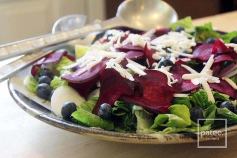 Салат из свеклы с зеленью и козьим сыром - Шаг 11