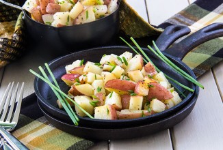 Жареный картофель с зеленым луком