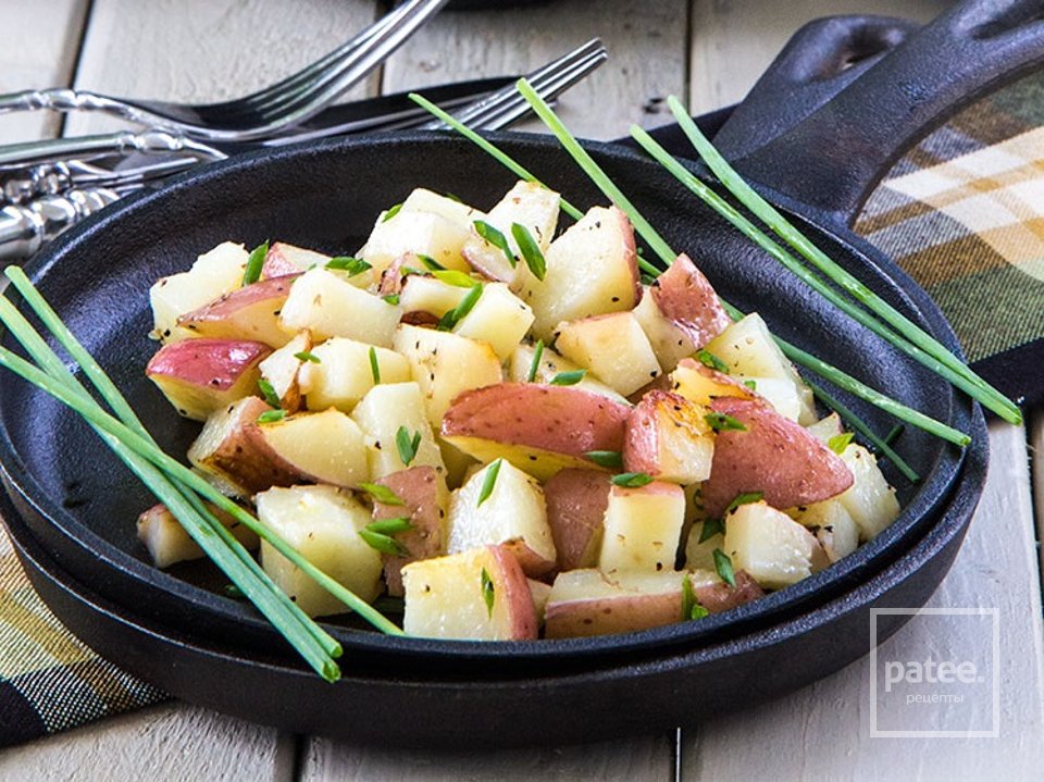 Жареный картофель с зеленым луком - Шаг 14