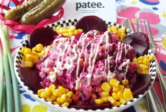 Салат со свёклой и кукурузой