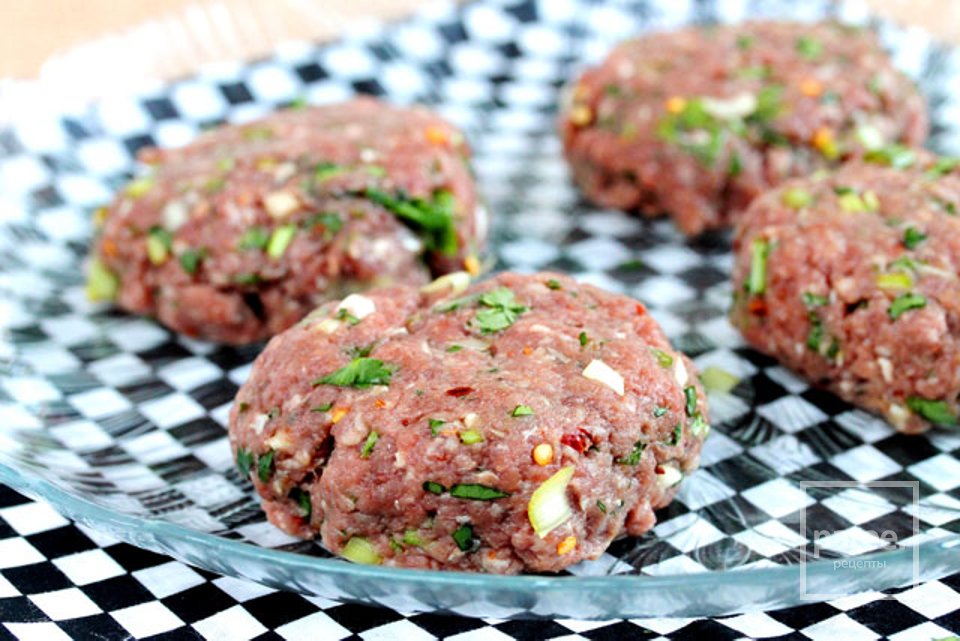 Сэндвич с говяжьим бургером, ананасом и соусом терияки - Шаг 20