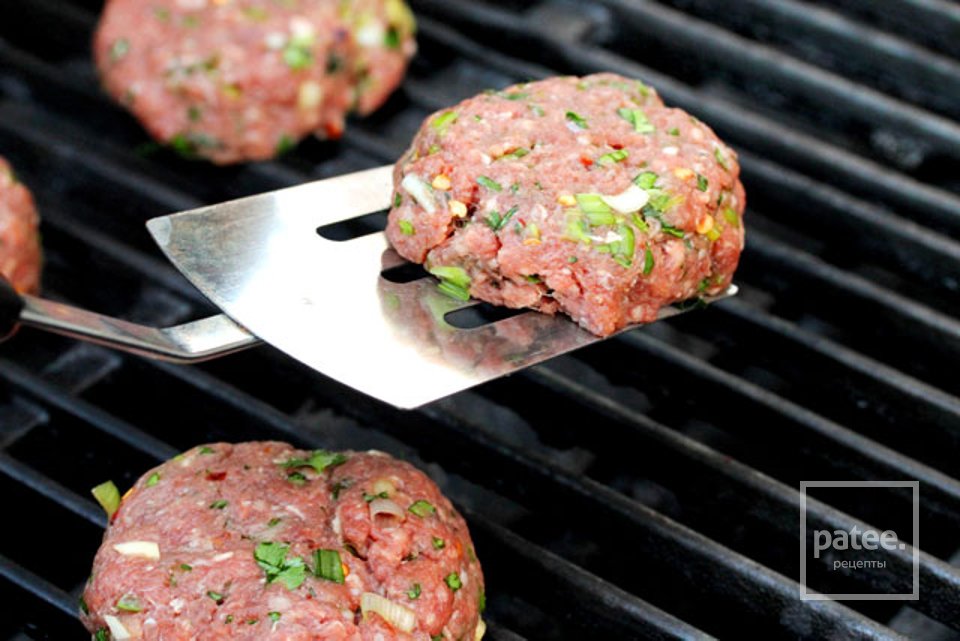 Сэндвич с говяжьим бургером, ананасом и соусом терияки - Шаг 21