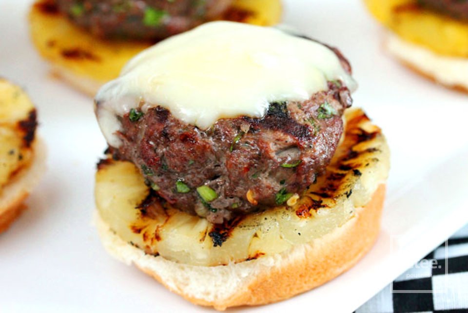 Сэндвич с говяжьим бургером, ананасом и соусом терияки - Шаг 32