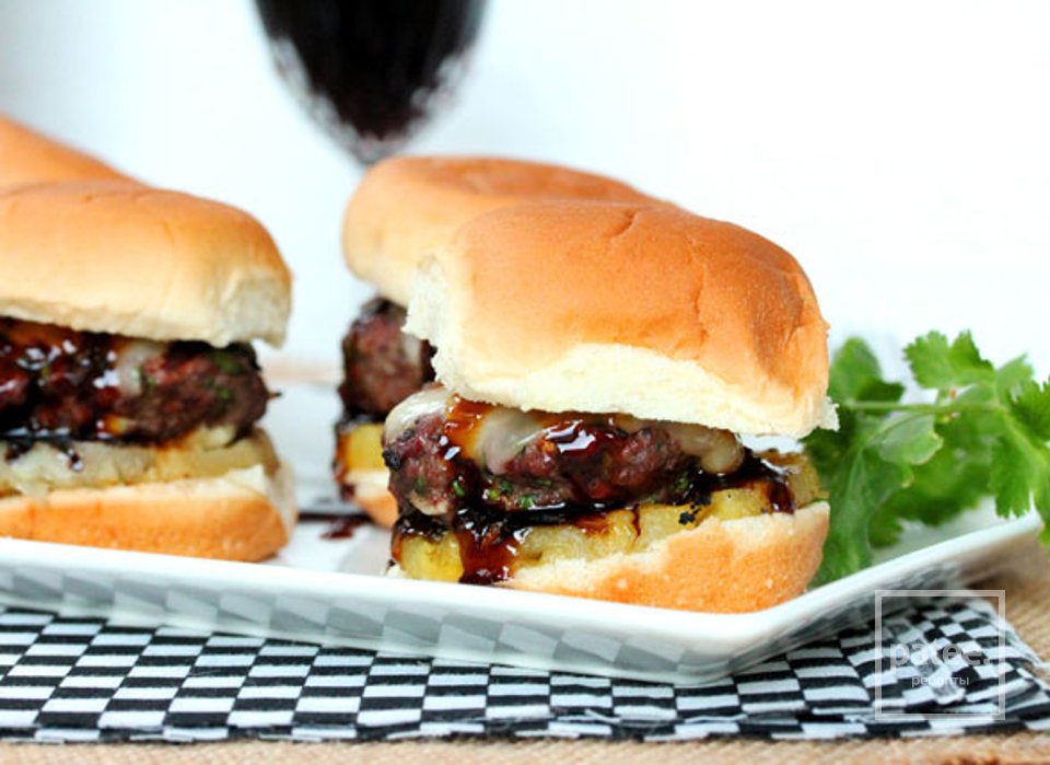 Сэндвич с говяжьим бургером, ананасом и соусом терияки - Шаг 35