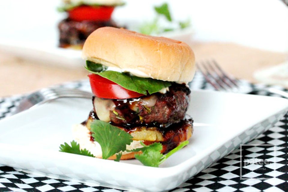 Сэндвич с говяжьим бургером, ананасом и соусом терияки - Шаг 36