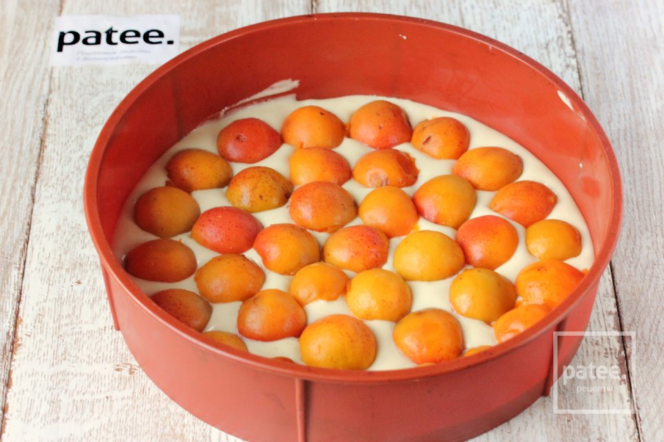 Пирог с абрикосами и миндальной корочкой - Шаг 10