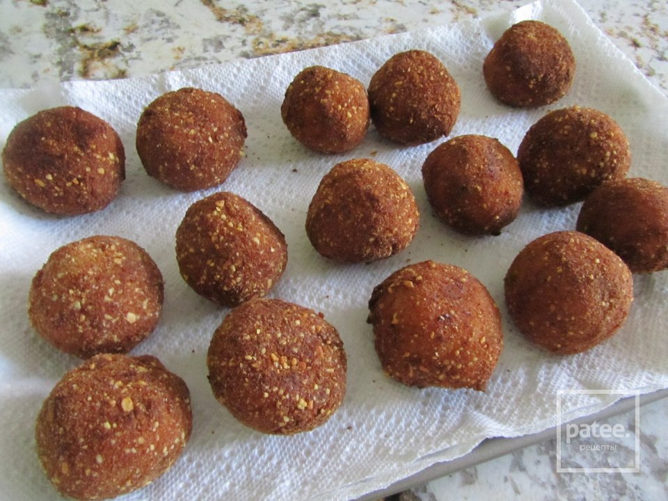 Вишнево-миндальные аранчини с шоколадным соусом - Шаг 26