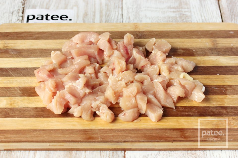 Паста Бьянко с куриным филе и сливочно-базиликовым соусом - Шаг 2