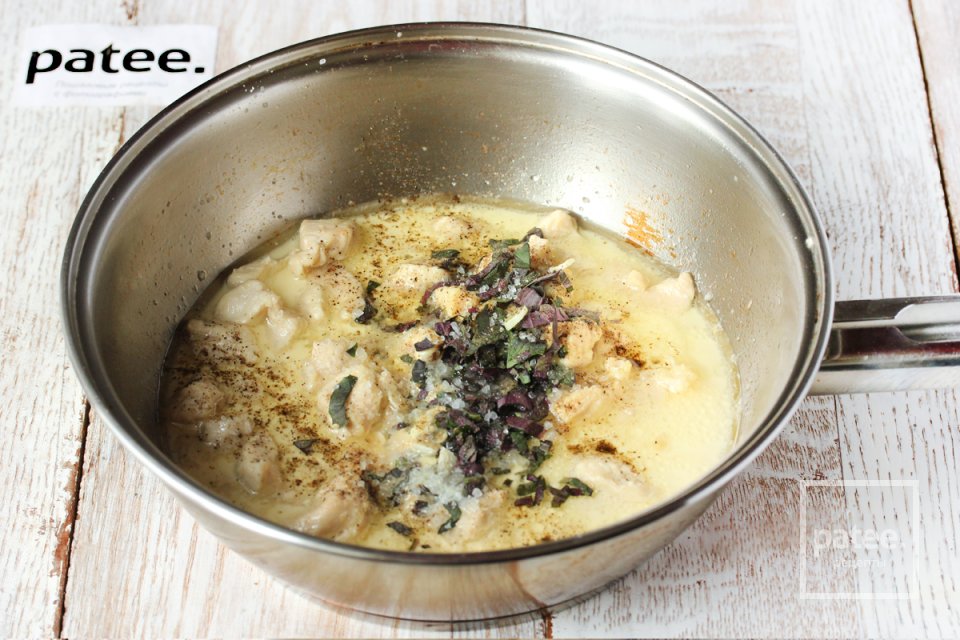 Паста Бьянко с куриным филе и сливочно-базиликовым соусом - Шаг 8