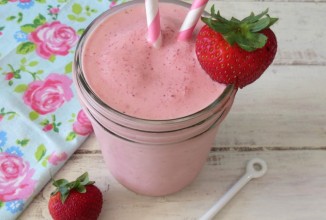 Клубнично-арахисовый смузи