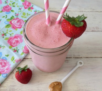 Рецепт Клубнично-арахисовый смузи