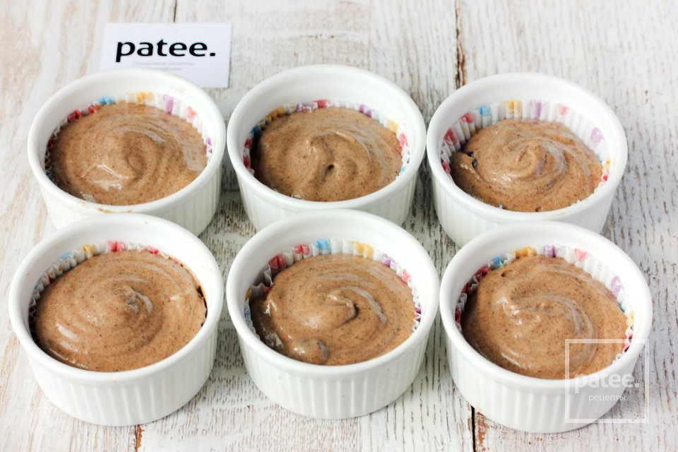 Шоколадные маффины с ежевикой - Шаг 13