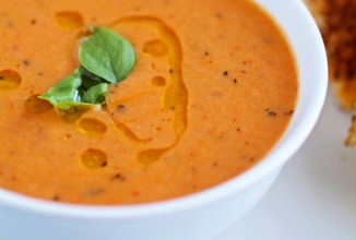 Суп из печеных помидоров