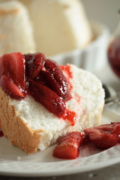 Ангельский торт с жареной клубникой - Шаг 17