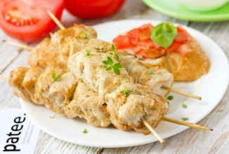 Шашлычки из куриного филе по-гречески