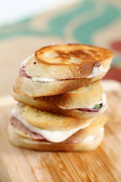 Сэндвичи с ежевикой и сыром - Шаг 9