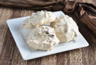 Безе с пеканом и шоколадом