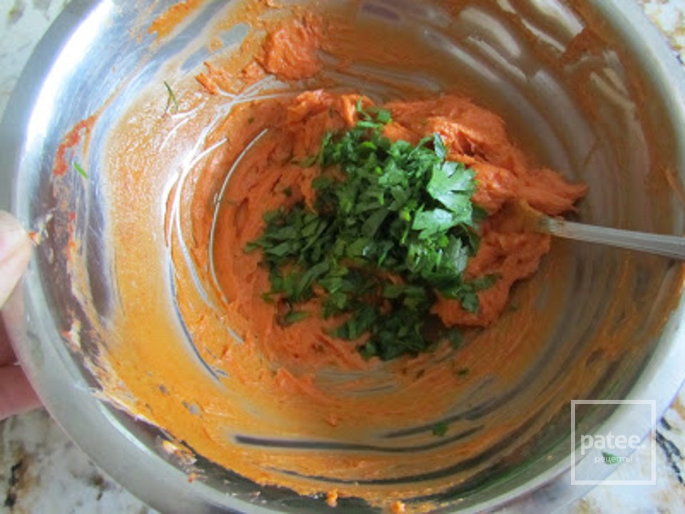 Жареный лосось с сырно-томатным маслом и капустой кале - Шаг 14