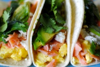 Тако с копченым лососем