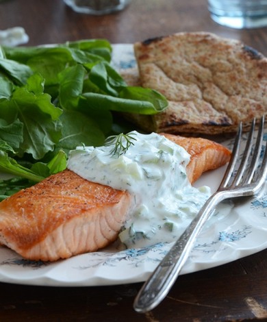 Жареный лосось с соусом дзадзики - Шаг 3