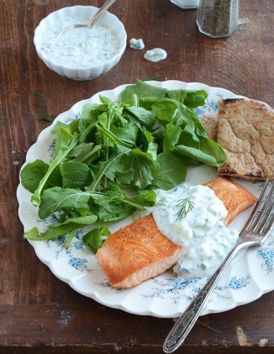 Жареный лосось с соусом дзадзики - Шаг 5