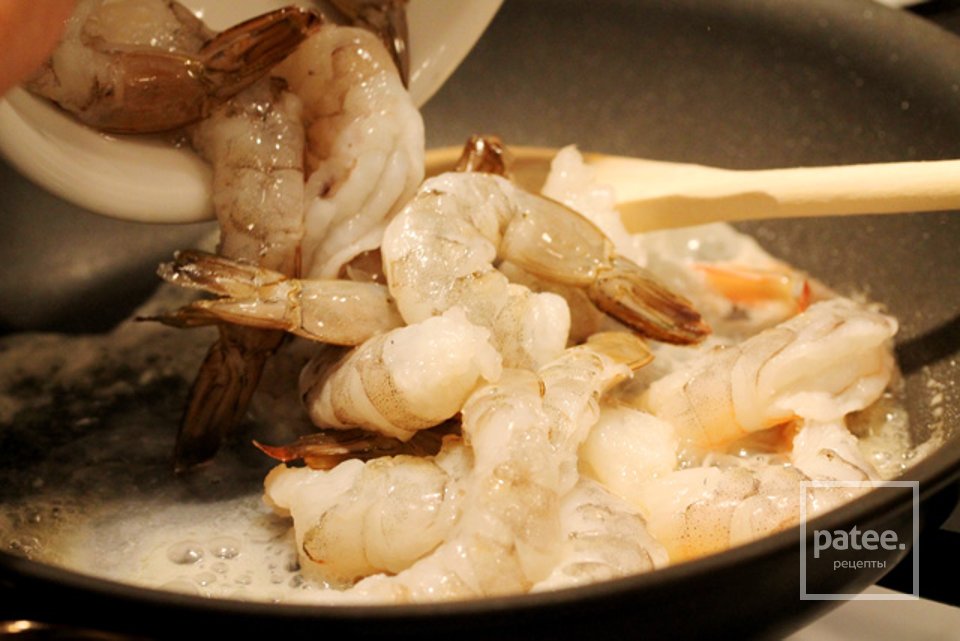 Пряный салат с креветками - Шаг 6