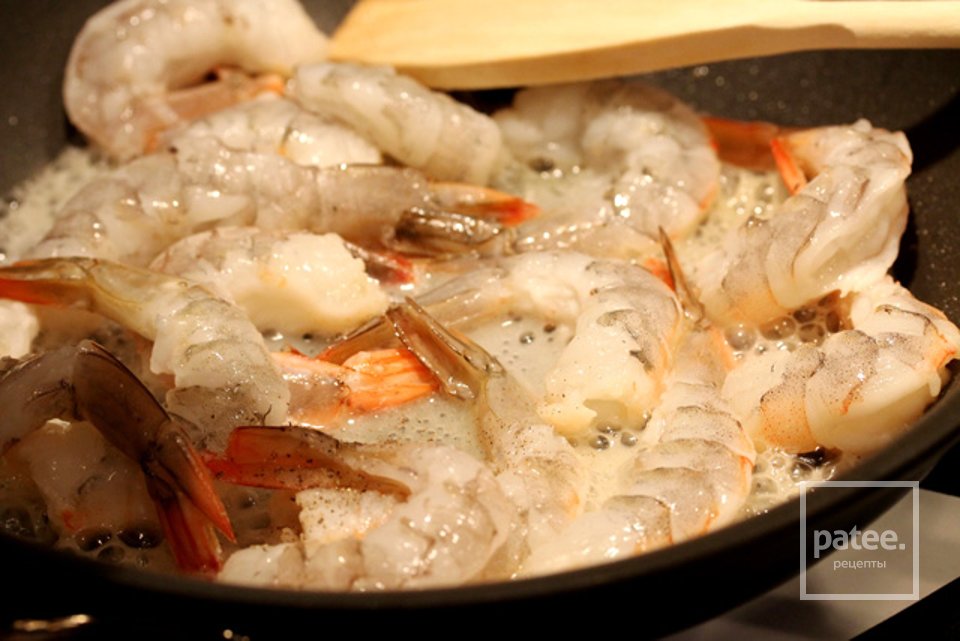 Пряный салат с креветками - Шаг 7