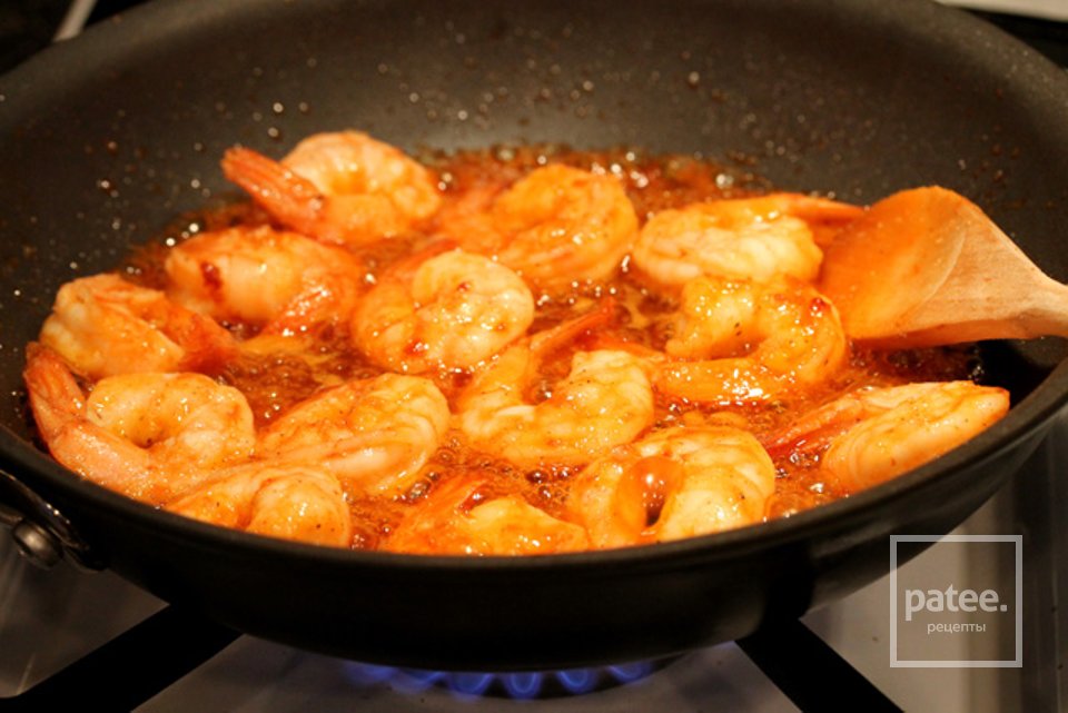 Пряный салат с креветками - Шаг 11