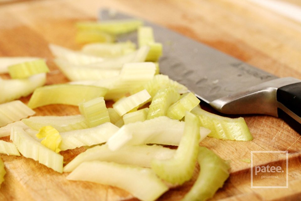 Пряный салат с креветками - Шаг 16