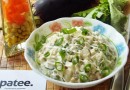 Салат с баклажаном и зеленым горошком