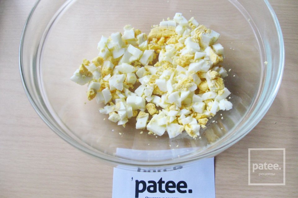 Салат с баклажаном и зеленым горошком - Шаг 7