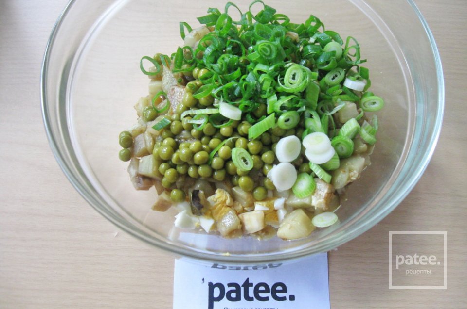 Салат с баклажаном и зеленым горошком - Шаг 11