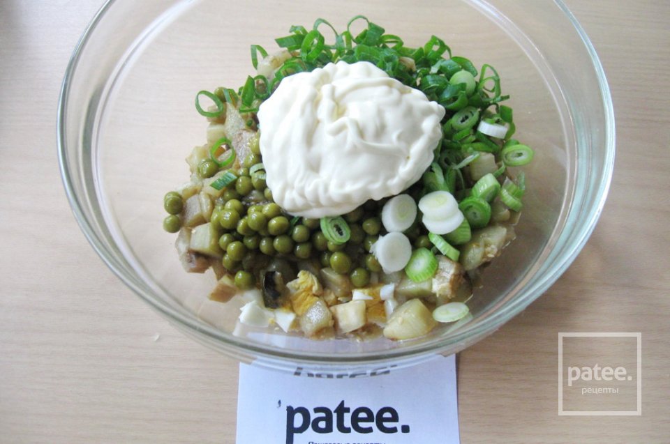 Салат с баклажаном и зеленым горошком - Шаг 12
