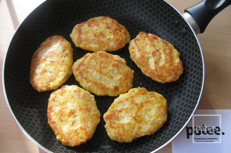 Котлеты с морковью и рисом - Шаг 10