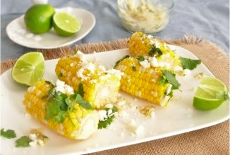 Жареная кукуруза с сыром и зеленью