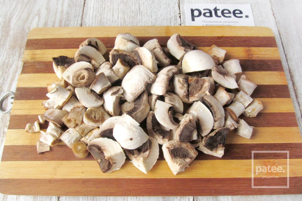 Шампиньоны, тушеные в греческом йогурте с маком - Шаг 2