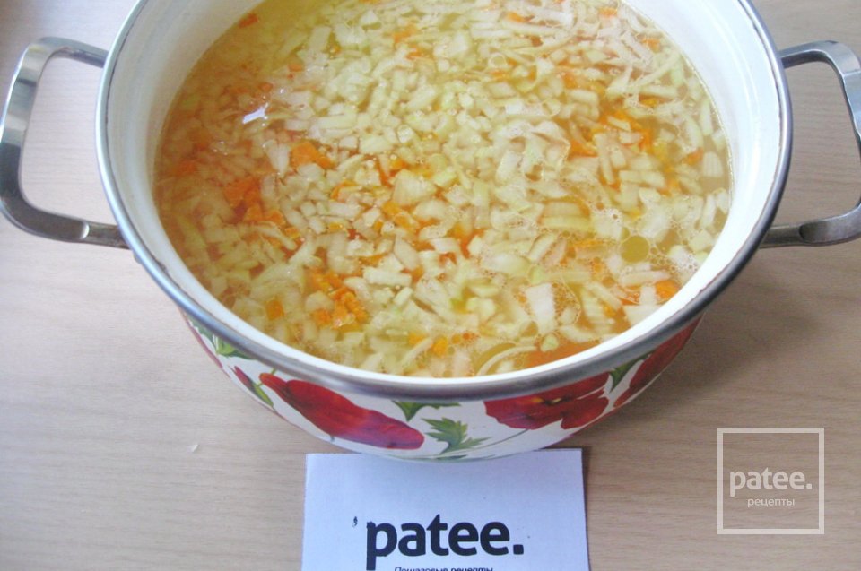 Овощной суп с куриными кнелями - Шаг 11