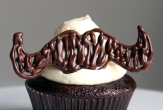 Шоколадные кексы с усами