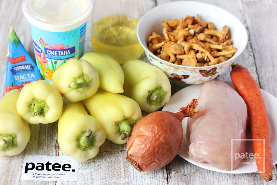 Перец, фаршированный куриным фаршем и лисичками - Шаг 1