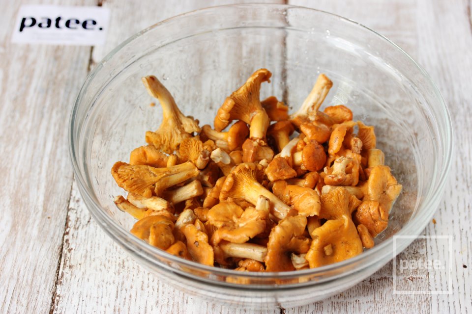 Перец, фаршированный куриным фаршем и лисичками - Шаг 4