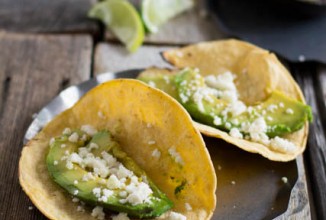 Такос с жареным авокадо