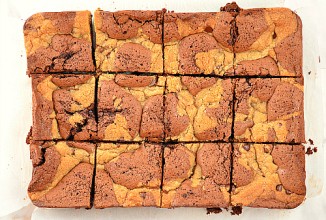 Брауни с орехами и шоколадом