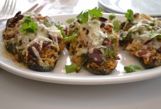 Перец поблано с рисом и фасолью