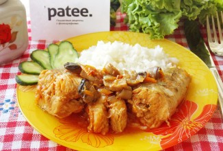 Треска в томатном соусе с грибами