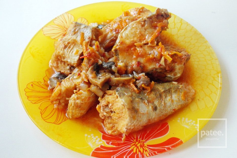 Треска в томатном соусе с грибами - Шаг 15