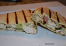 Кесадилья с курицей, беконом и орешками