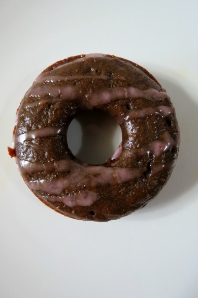 Шоколадные пончики с вишней - Шаг 4