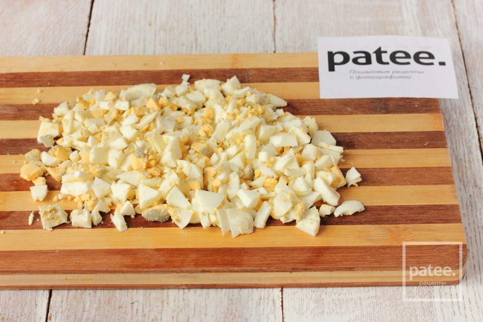 Салат с консервированным осьминогом - Шаг 3