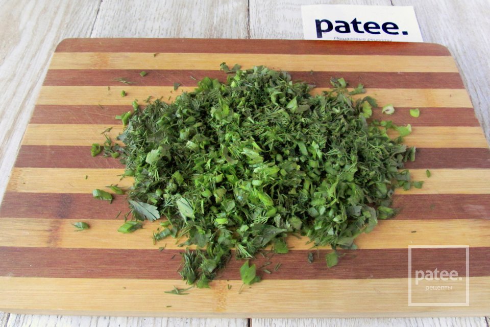 Салат с консервированным осьминогом - Шаг 6