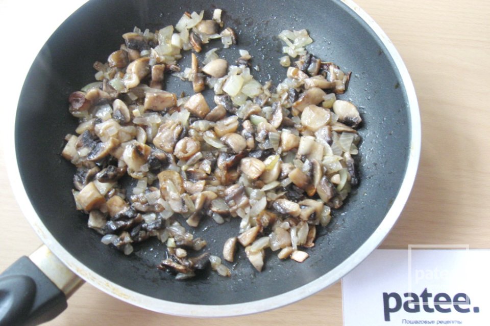 Жареные пирожки с картофелем и грибами - Шаг 16